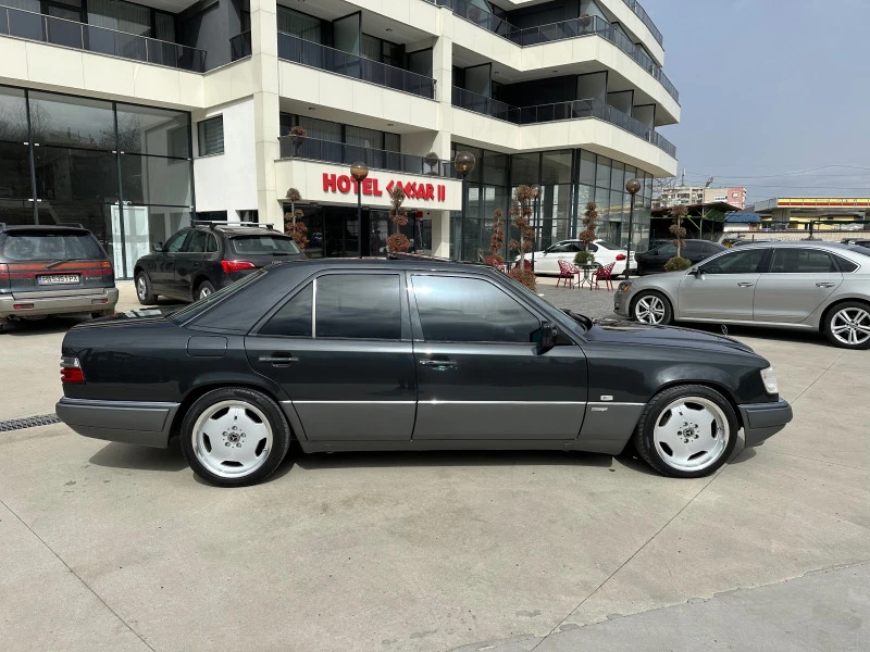 Mercedes-Benz E 200, снимка 7 - Автомобили и джипове - 47900447