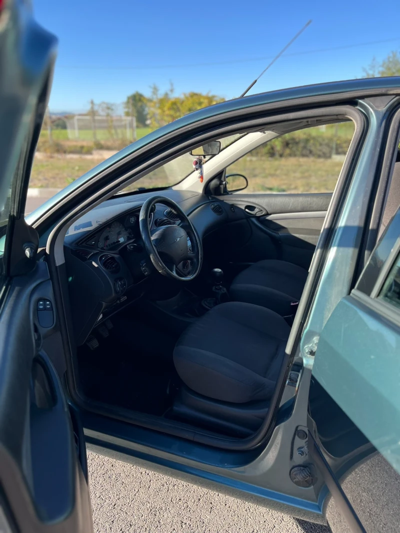 Ford Focus 1.8 tdci, снимка 4 - Автомобили и джипове - 52270845