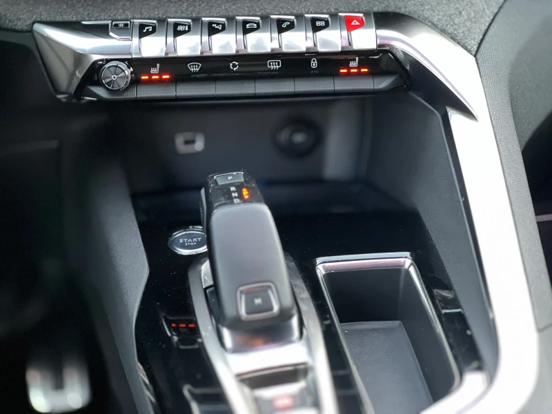 Peugeot 3008 1.6i* STT* 165к.с. GT line* 360* МАСАЖ* SWISS, снимка 10 - Автомобили и джипове - 52577828