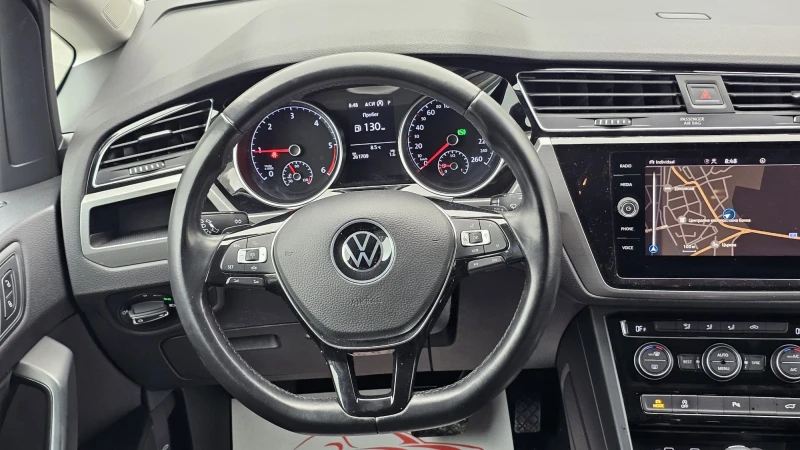 VW Touran R-Line 2.0TDI 7DSG IT-7 МЕСТА-ДИСТРОНИК-ЛИЗИНГ, снимка 10 - Автомобили и джипове - 52627407
