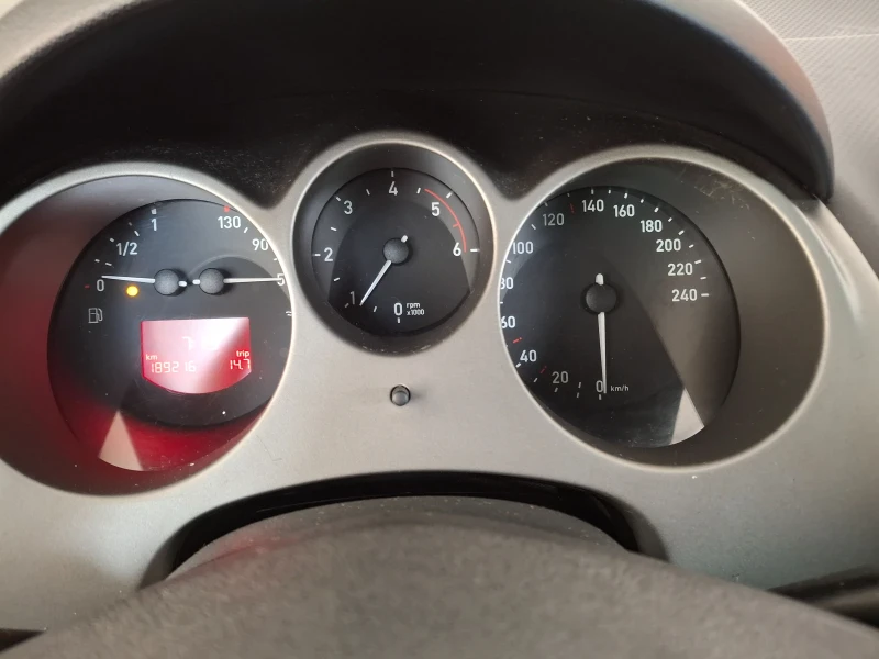 Seat Altea 2.0TDI 2006, снимка 11 - Автомобили и джипове - 53275652