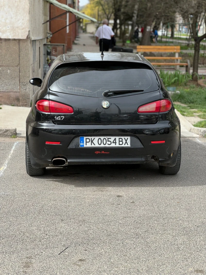 Alfa Romeo 147 1.6 i, снимка 17 - Автомобили и джипове - 47360255