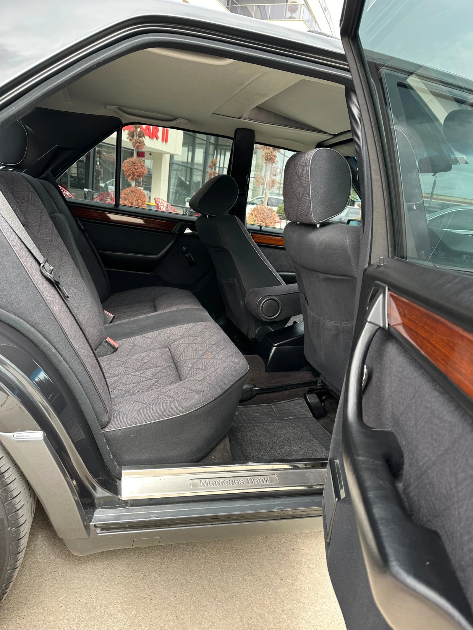 Mercedes-Benz E 200 | Mobile.bg   16