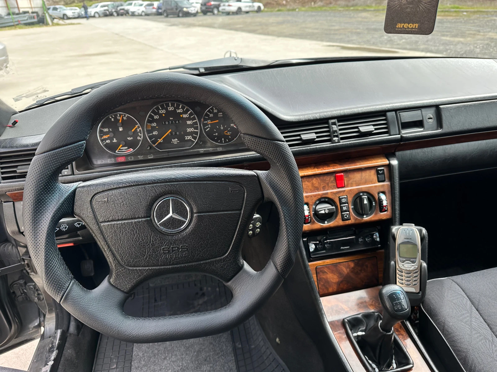Mercedes-Benz E 200 | Mobile.bg   12