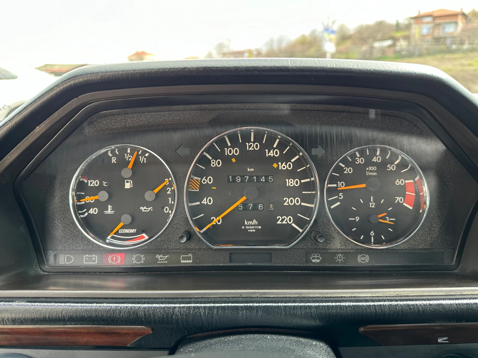 Mercedes-Benz E 200 | Mobile.bg   11