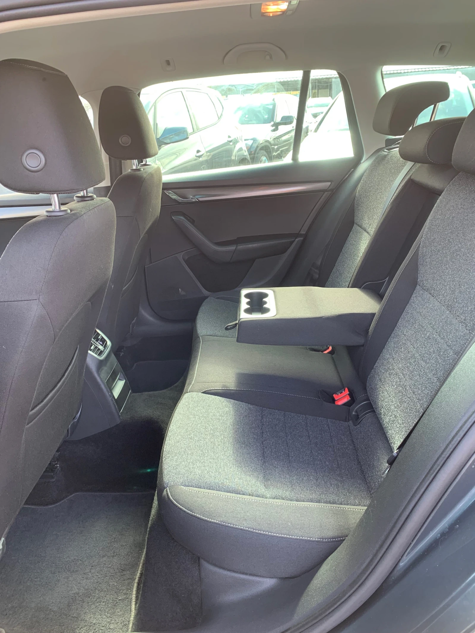 Skoda Octavia 2.0TDI SOLEIL - изображение 6
