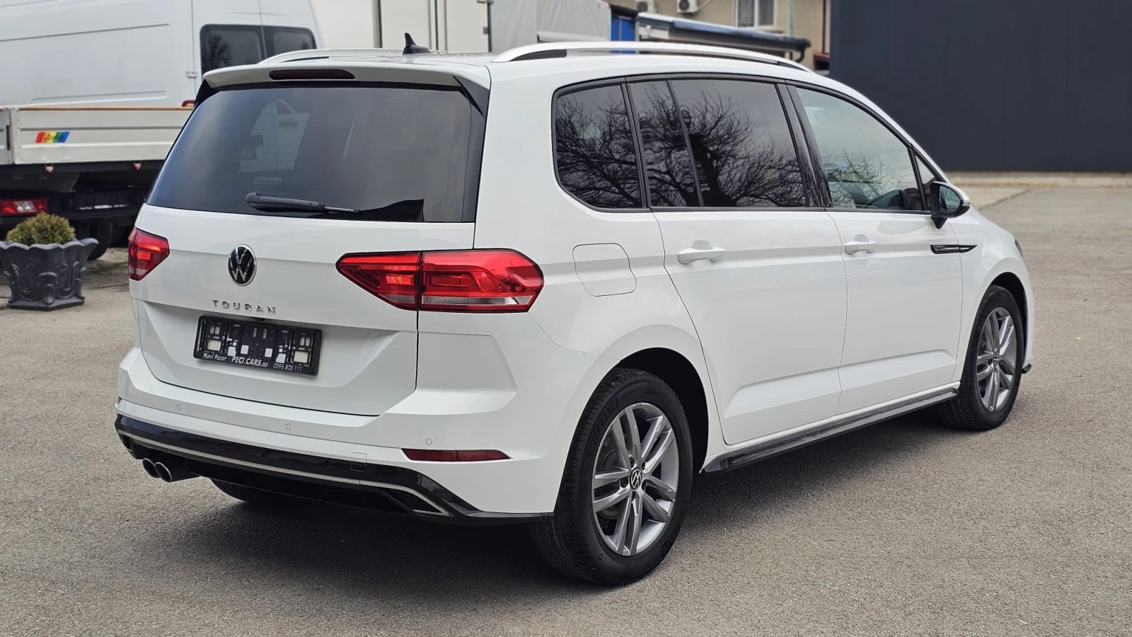 VW Touran R-Line 2.0TDI 7DSG IT-7 МЕСТА-ДИСТРОНИК-ЛИЗИНГ - изображение 6