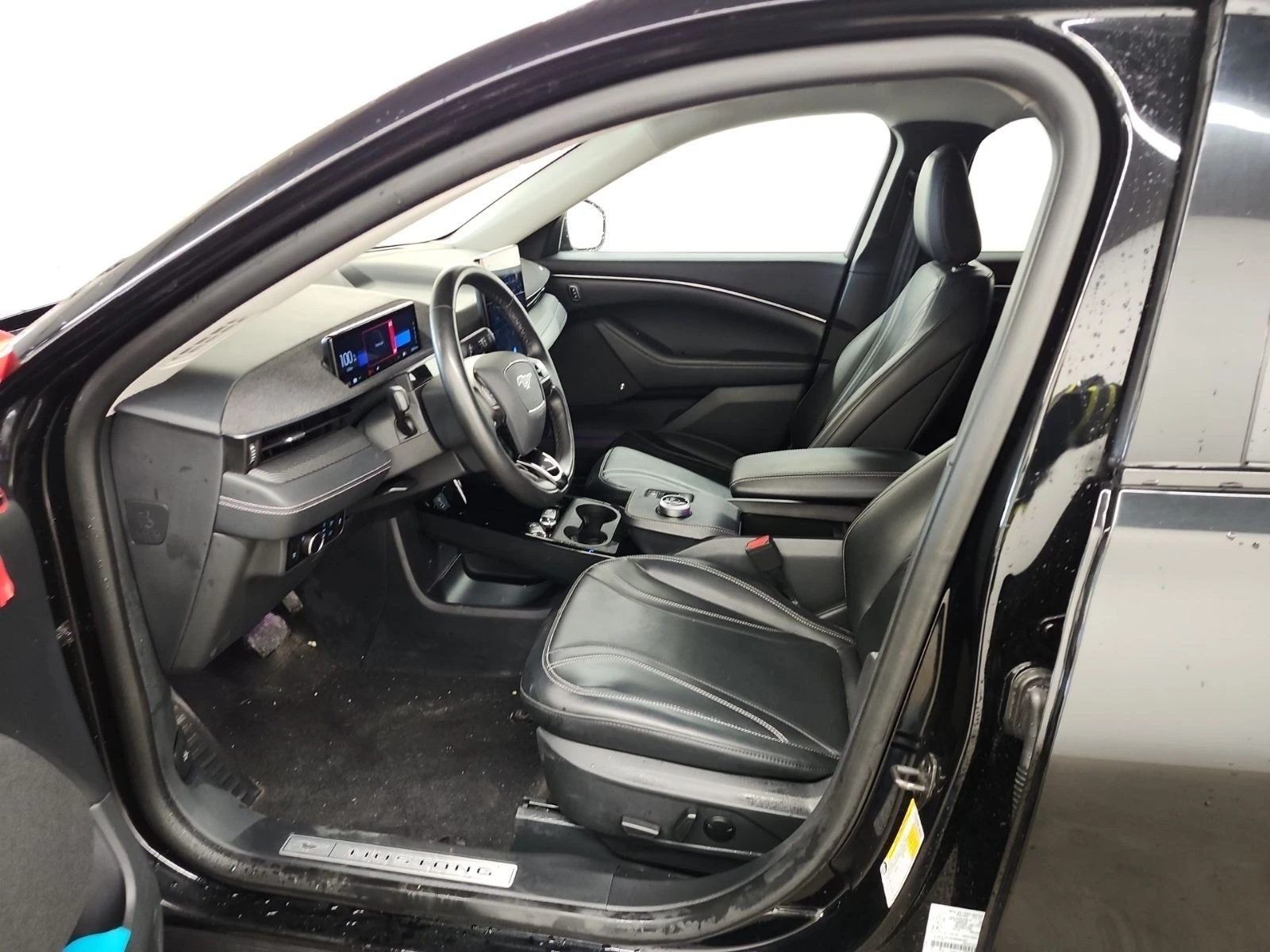 Ford Mustang Mach-E PREMIUM С РЕГИСТРАЦИЯ & АВТО КРЕДИТ , снимка 6 - Автомобили и джипове - 53877610