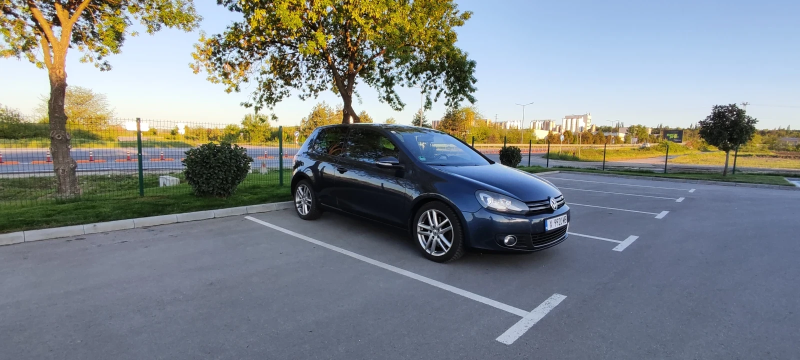 VW Golf 1.4Т, снимка 3 - Автомобили и джипове - 53942440