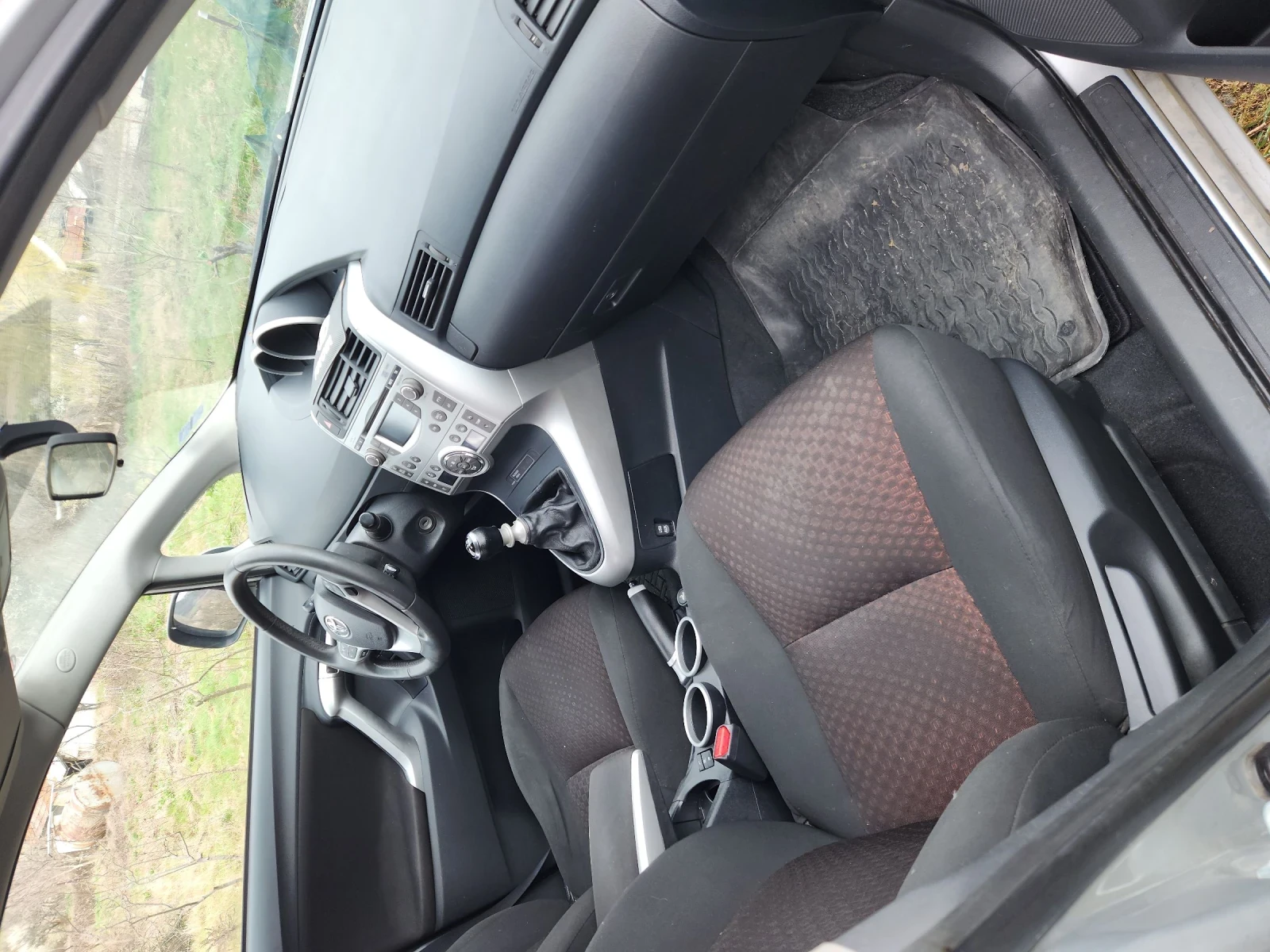 Toyota Corolla verso Verso sport  с 2 места ( товарна), снимка 2 - Автомобили и джипове - 54640384