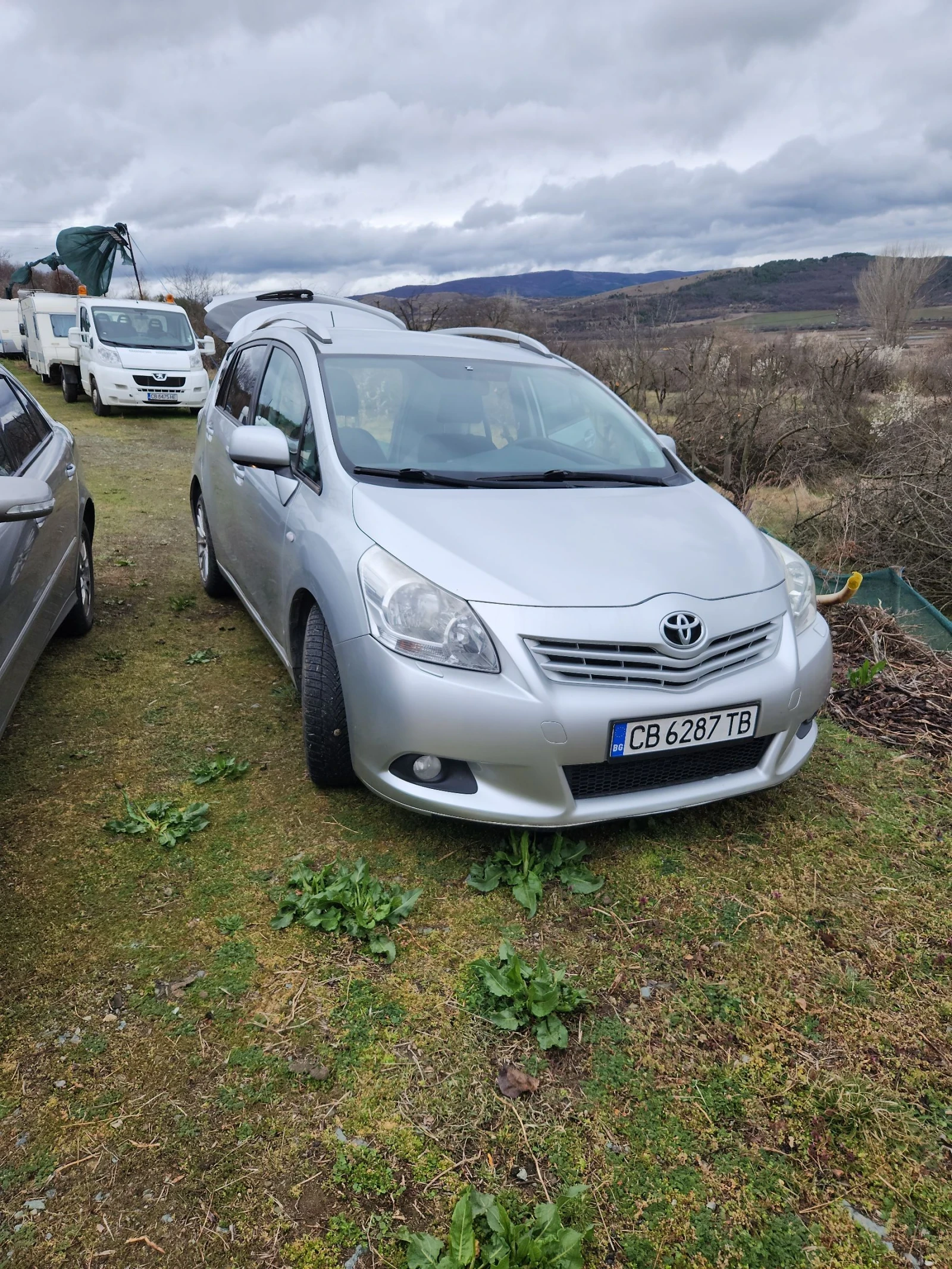 Toyota Corolla verso Verso sport  с 2 места ( товарна)