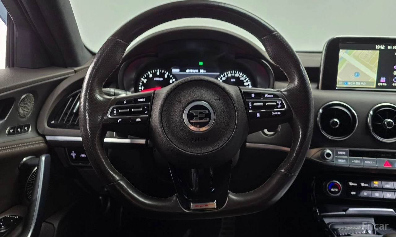 Kia Stinger 3.3* TURBO* GT* ПОДГРЕВ* ОБДУХВАНЕ* ХЕДЪП* LANE* A, снимка 8 - Автомобили и джипове - 55044695