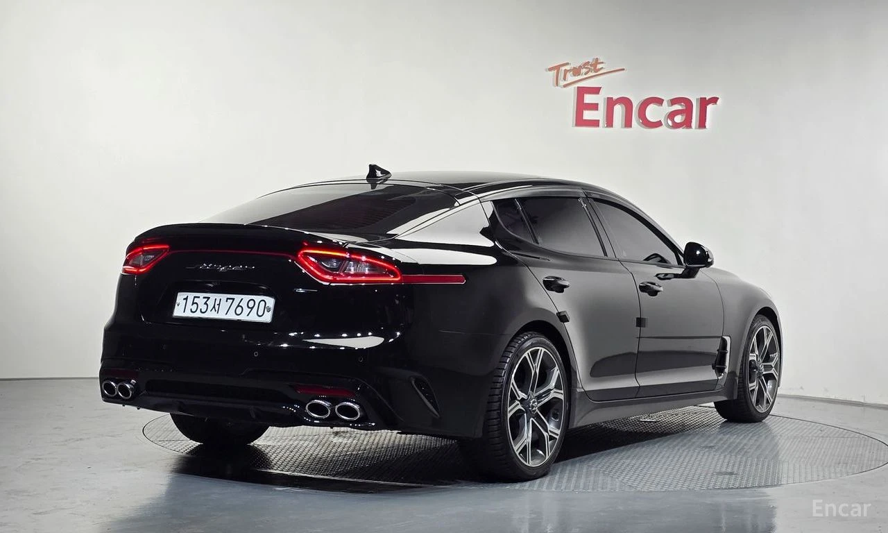 Kia Stinger 3.3* TURBO* GT* ПОДГРЕВ* ОБДУХВАНЕ* ХЕДЪП* LANE* A, снимка 2 - Автомобили и джипове - 55044695