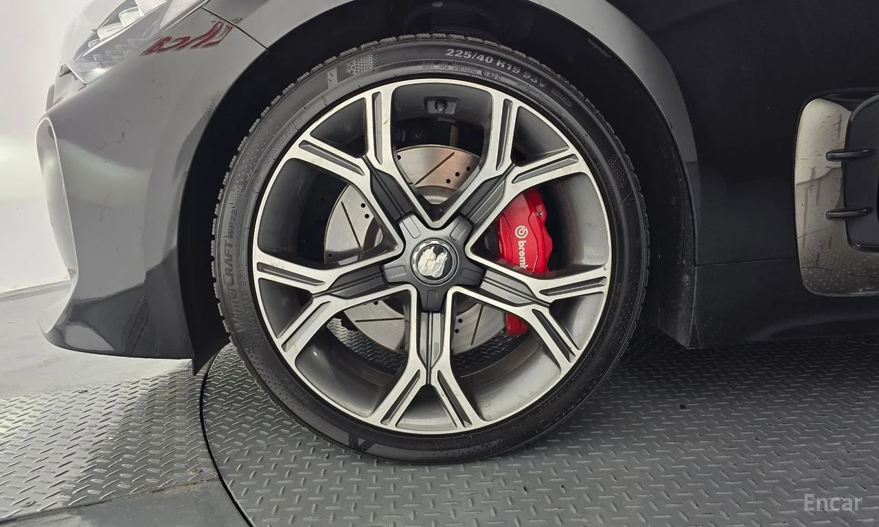 Kia Stinger 3.3* TURBO* GT* ПОДГРЕВ* ОБДУХВАНЕ* ХЕДЪП* LANE* A, снимка 5 - Автомобили и джипове - 55044695