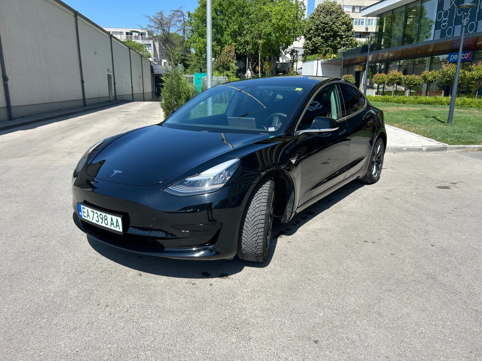 Tesla Model 3 STANDART RANGE PLUS Европейска в ГАРАНЦИЯ, снимка 4 - Автомобили и джипове - 55102576