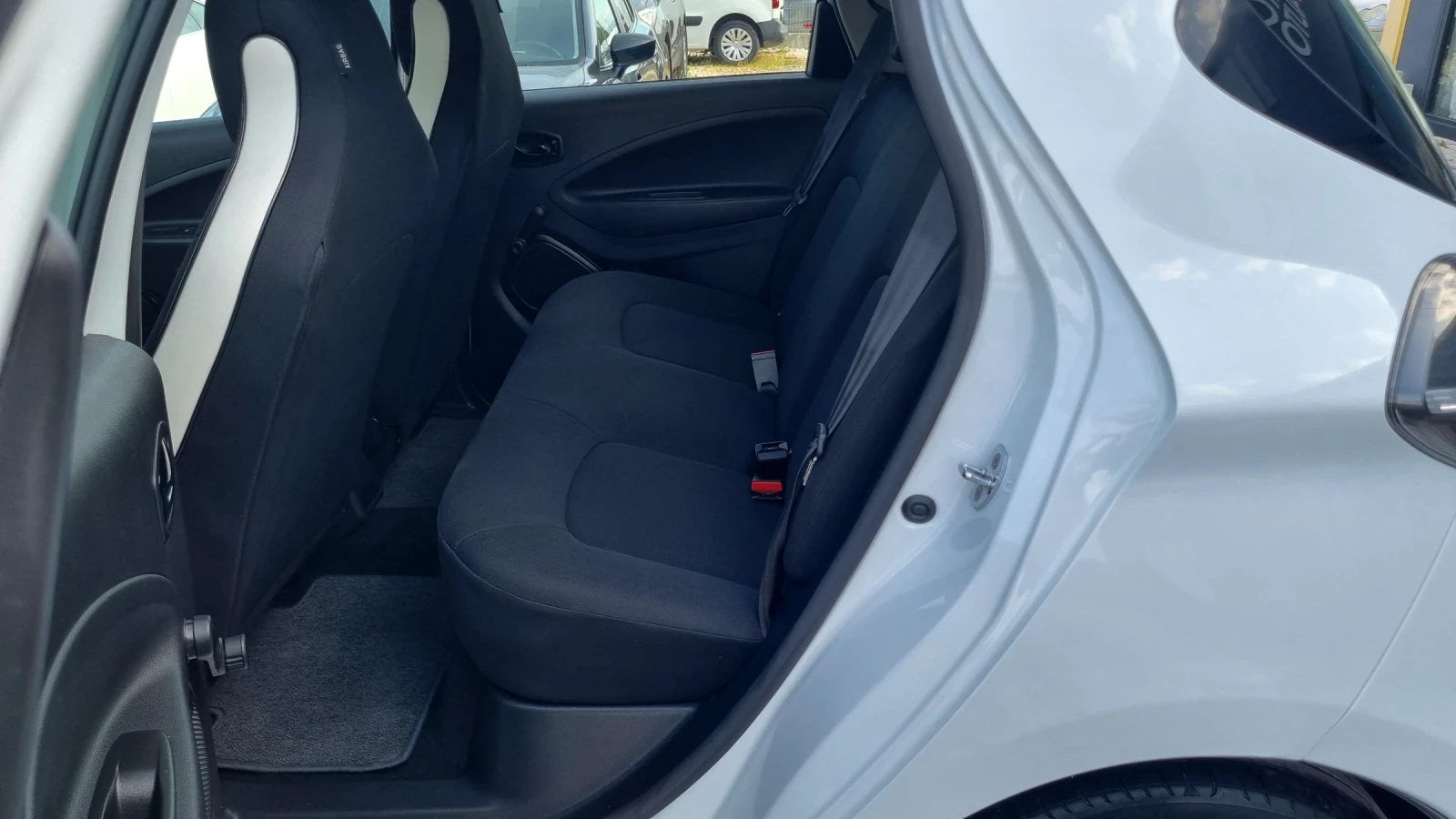 Renault Zoe 51kw LIFE, снимка 12 - Автомобили и джипове - 55347764