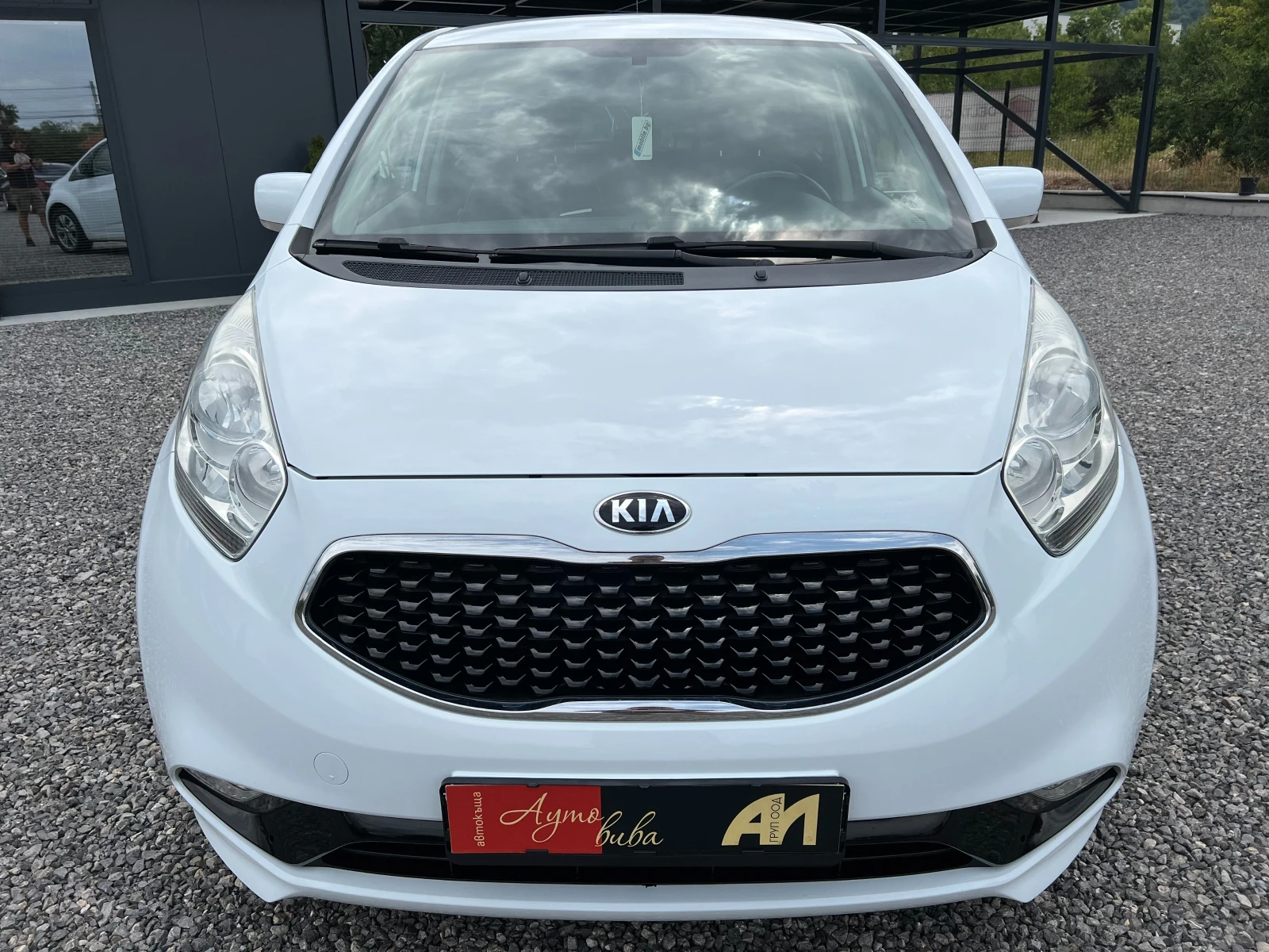 Kia Venga 1.6i 125k.c./АВТОМАТИК/EURO 6/PDC/TОП СЪСТОЯНИЕ/, снимка 8 - Автомобили и джипове - 55404769