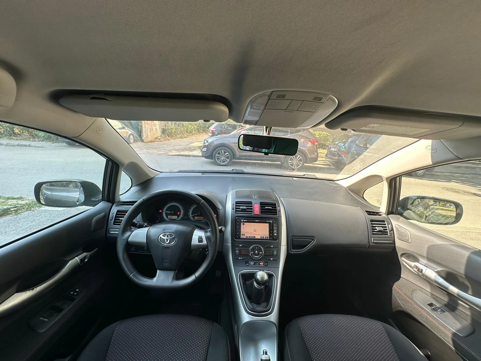 Toyota Auris 1.6i Климатроник/Навигация/ECO Mode, снимка 10 - Автомобили и джипове - 55728062