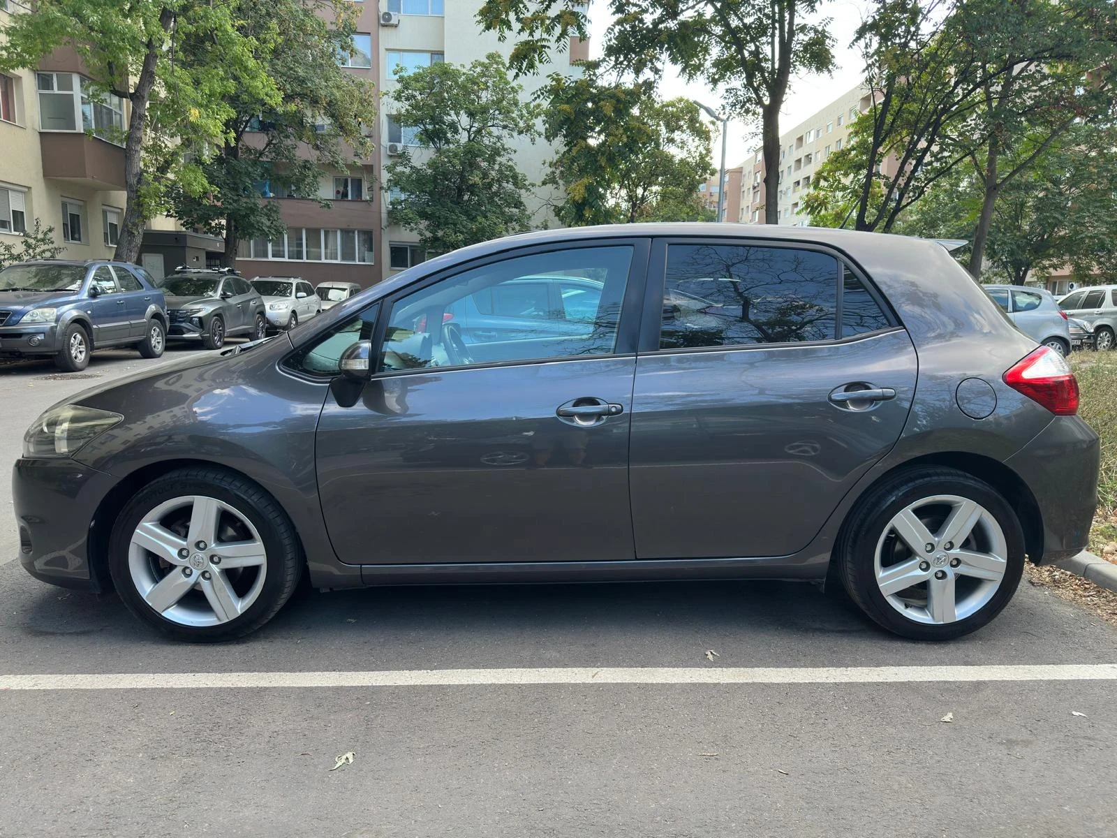 Toyota Auris 1.6i Климатроник/Навигация/ECO Mode, снимка 5 - Автомобили и джипове - 55728062