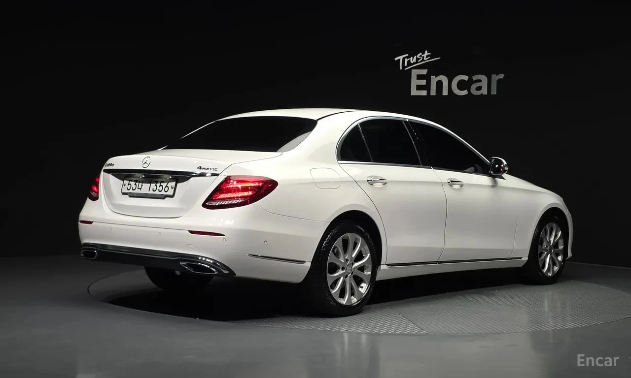 Mercedes-Benz E 220 * E220d 4MATIC Exclusive * ЦЕНА ДО БГ, снимка 2 - Автомобили и джипове - 55951455