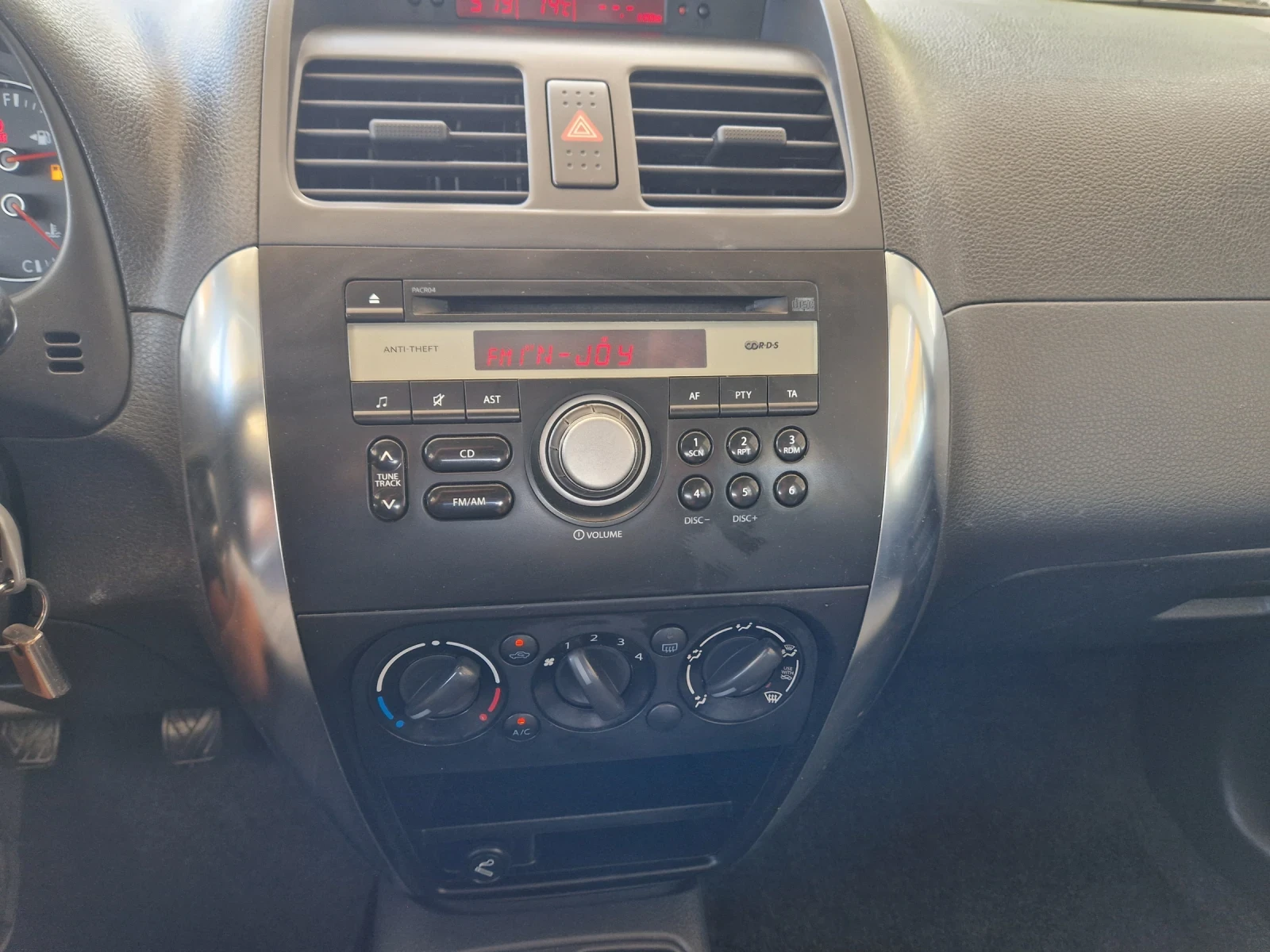 Fiat Sedici 1.9m.jet, 120кс, 09г.4x4, Италия , снимка 13 - Автомобили и джипове - 56176748