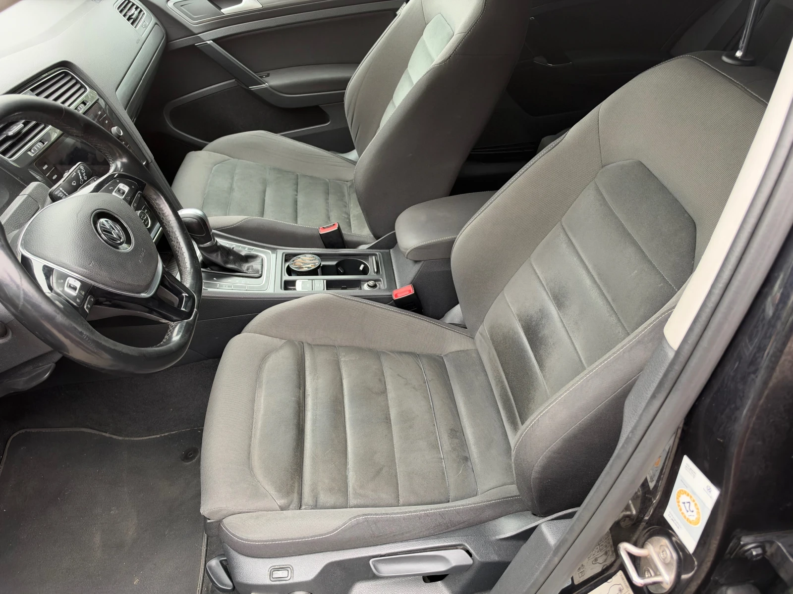 VW Golf 1.6TDI DSG, снимка 10 - Автомобили и джипове - 56642170