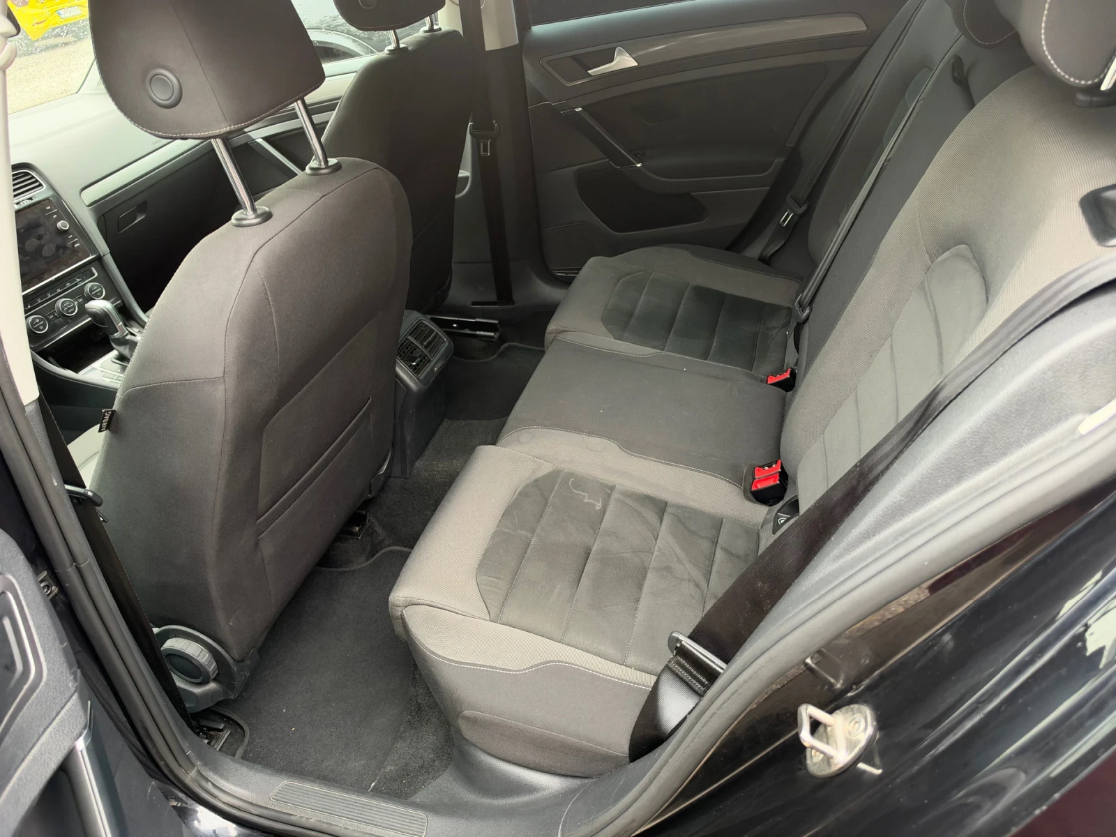 VW Golf 1.6TDI DSG, снимка 7 - Автомобили и джипове - 56642170
