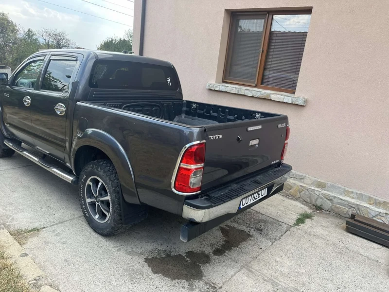 Toyota Hilux 3.0, снимка 4 - Автомобили и джипове - 47041557