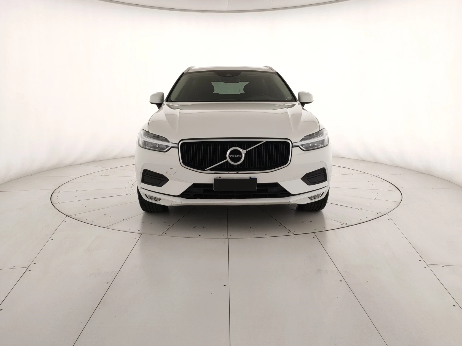 Volvo XC60 2.0 B4 (197 Hp) Mild Hybrid AWD Automatic - изображение 3