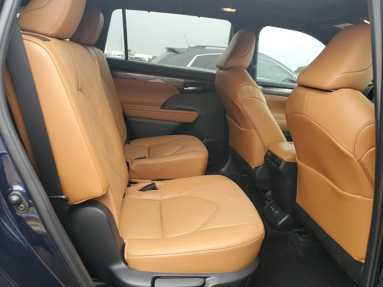 Toyota Highlander Hybrid Platinum, снимка 11 - Автомобили и джипове - 54416286