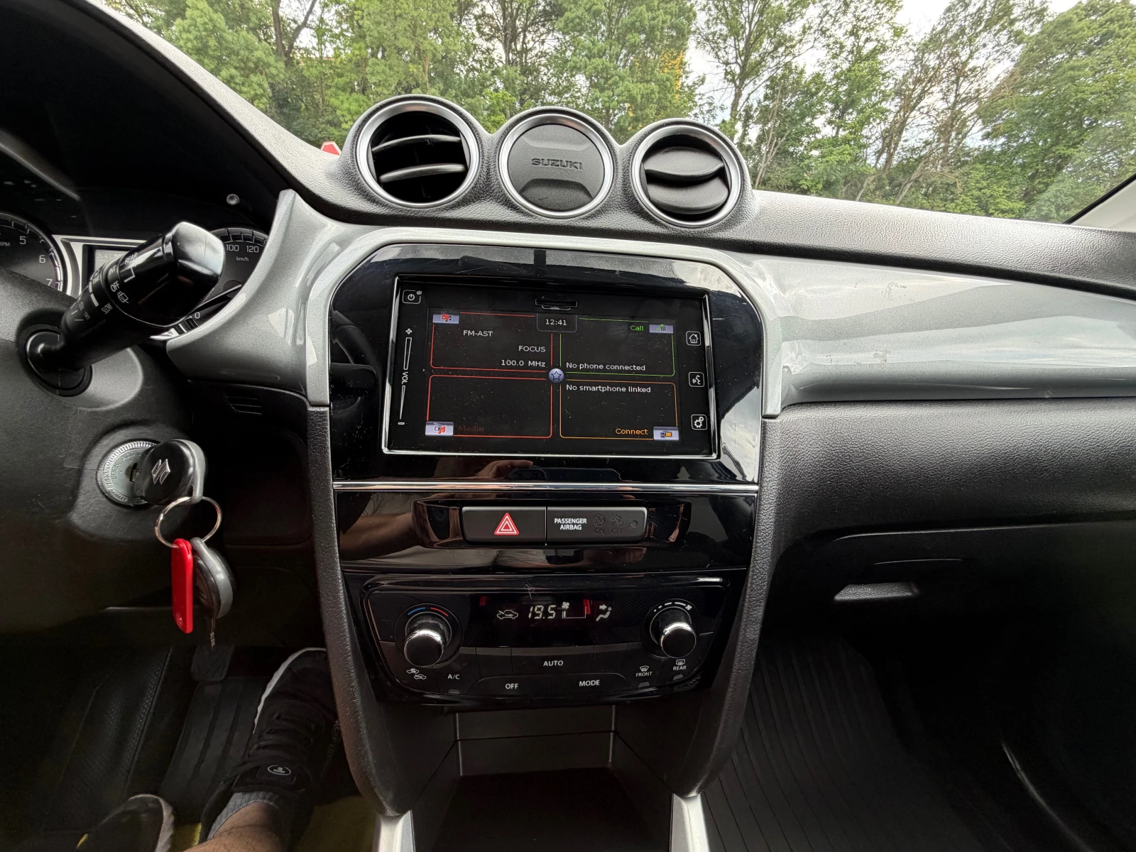 Suzuki Vitara 1.6BENZIN* AllGrip* FULL* 4x4* EVRO6, снимка 16 - Автомобили и джипове - 54576707