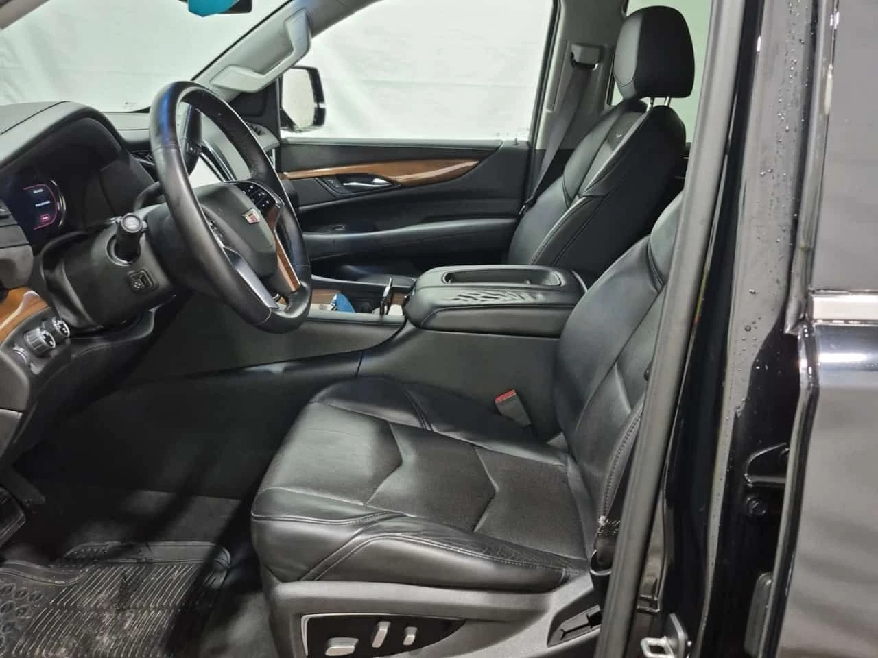 Cadillac Escalade PREMIUM LUXURY| DISTRONIC| 360| ШИБИДАХ| CARFAX, снимка 7 - Автомобили и джипове - 54594121