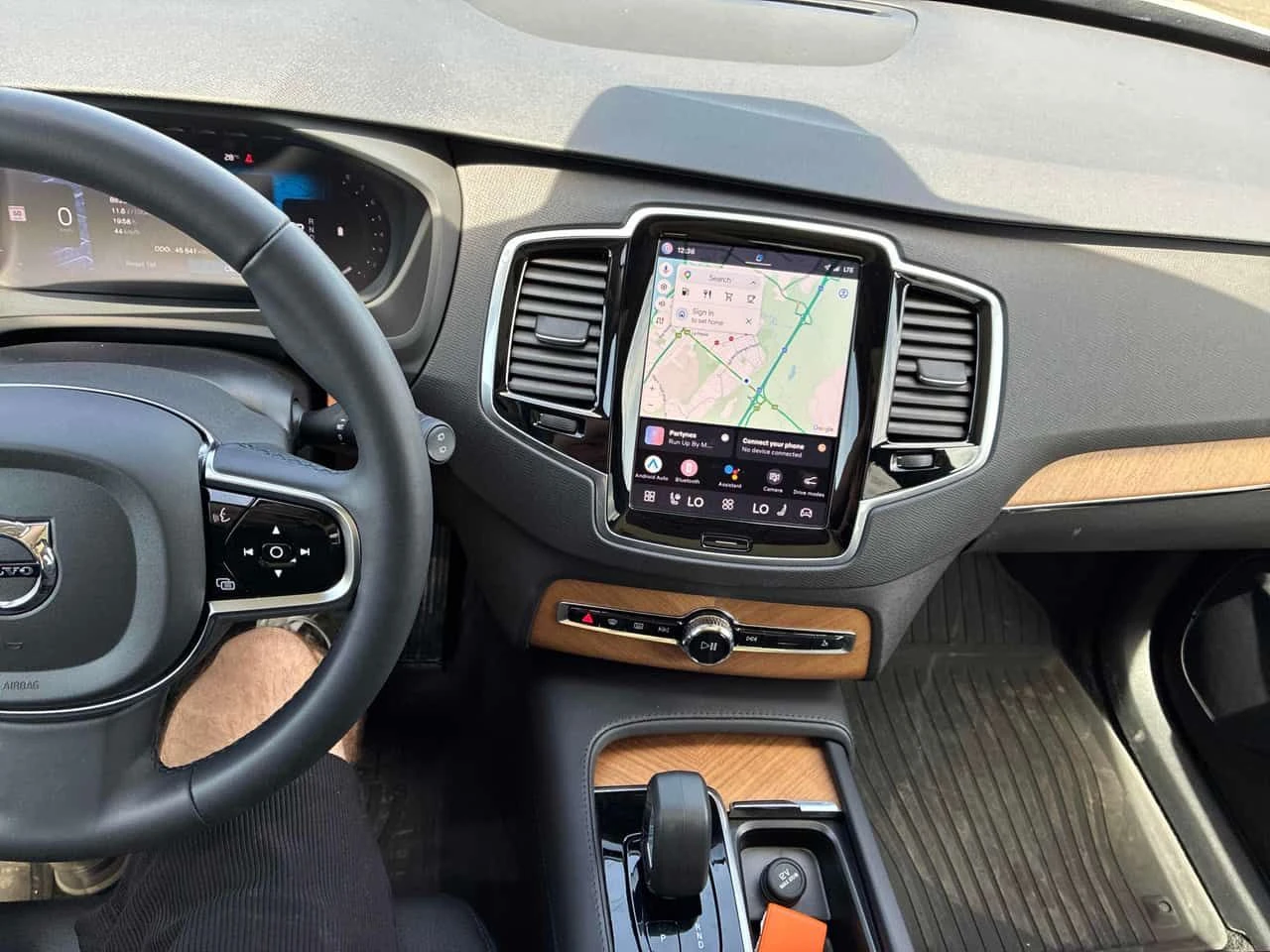 Volvo Xc90 * Plus Bright Theme * ГЛАВНО ПРЕДСТАВИТЕЛСТВО* , снимка 9 - Автомобили и джипове - 54835063