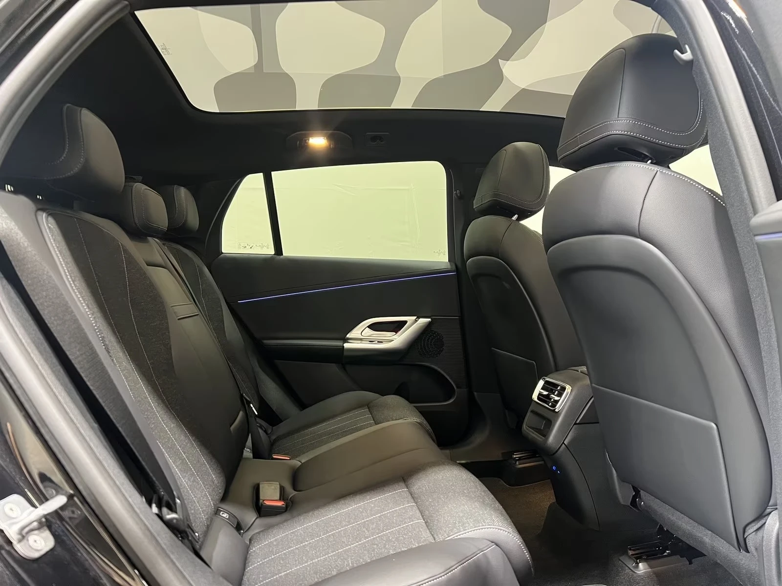 Mercedes-Benz GLC 400 EQ 4M SKY-CONTROL 360-CAM DISTRONIC SUPERSCREEN, снимка 15 - Автомобили и джипове - 55061102