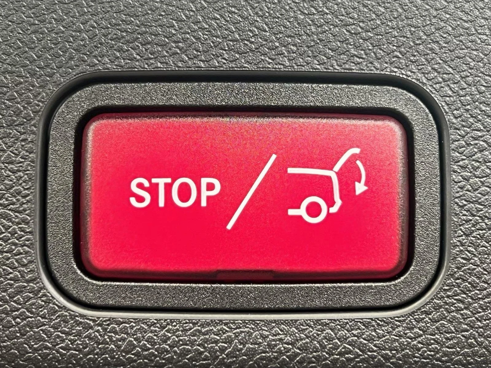 Mercedes-Benz GLC 400 EQ 4M SKY-CONTROL 360-CAM DISTRONIC SUPERSCREEN, снимка 17 - Автомобили и джипове - 55061102