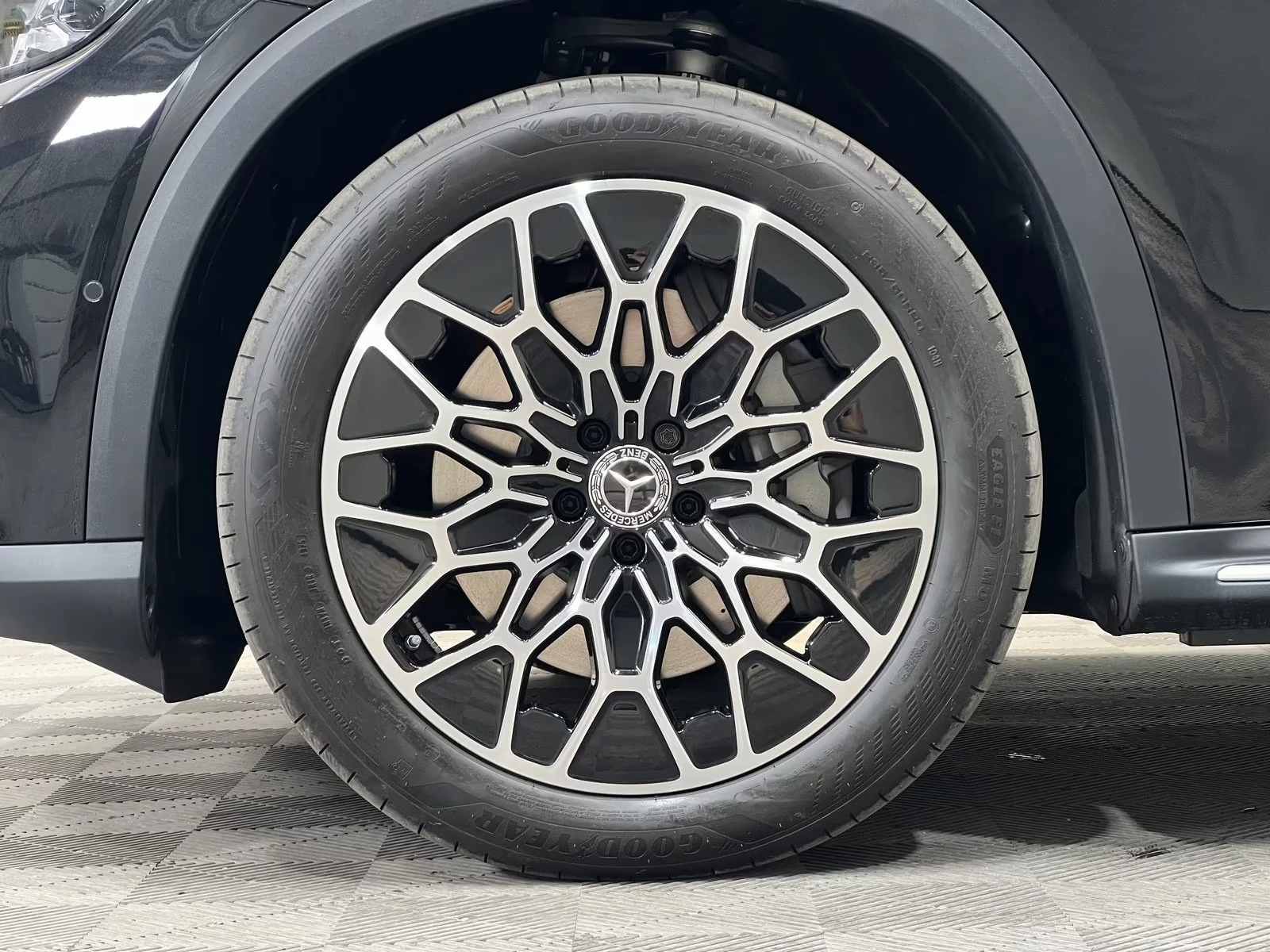 Mercedes-Benz GLC 400 EQ 4M SKY-CONTROL 360-CAM DISTRONIC SUPERSCREEN, снимка 5 - Автомобили и джипове - 55061102