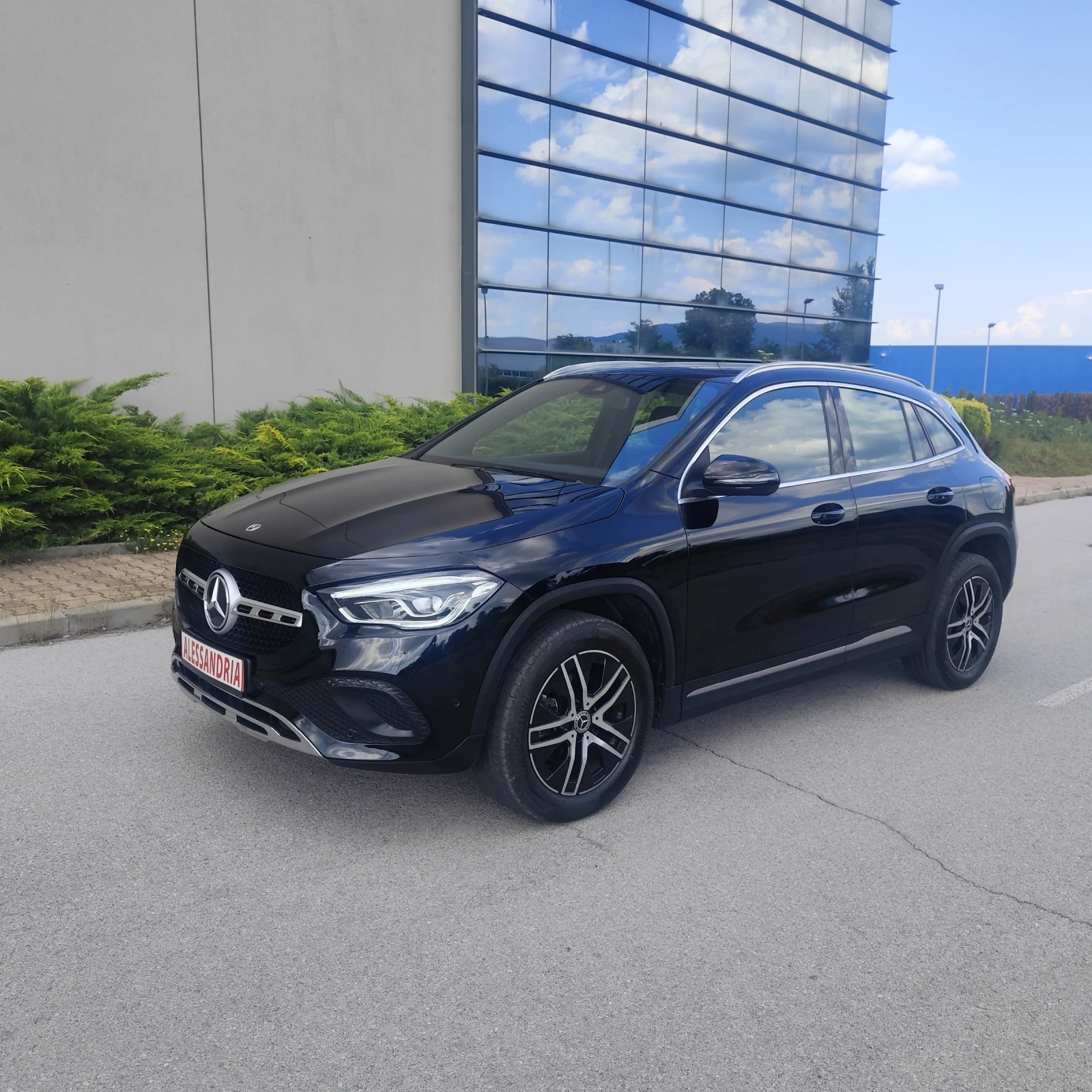 Mercedes-Benz GLA 247, 2.0 CDI, 8G-tronic; digital, navi, full led, , снимка 2 - Автомобили и джипове - 55967790