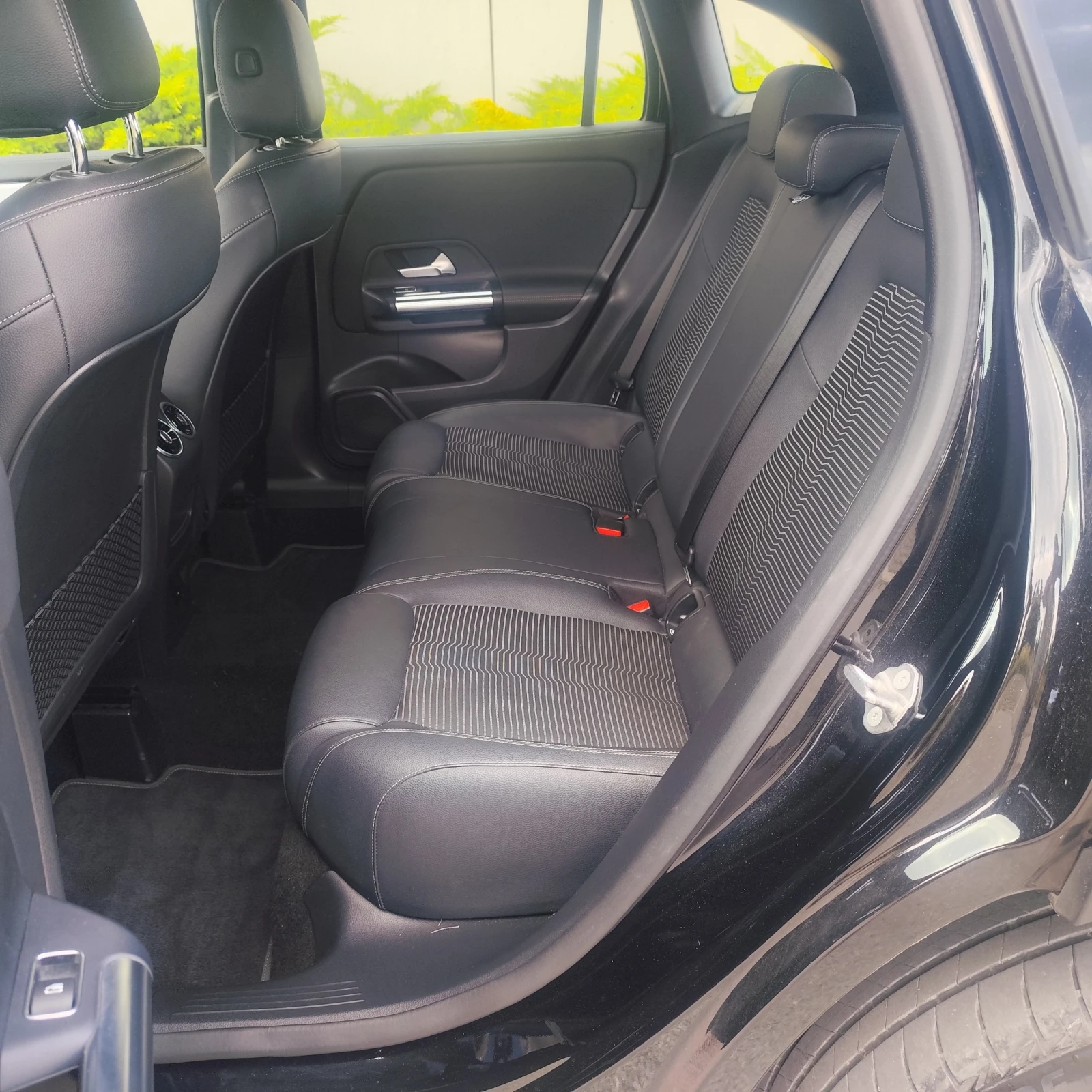 Mercedes-Benz GLA 247, 2.0 CDI, 8G-tronic; digital, navi, full led, , снимка 16 - Автомобили и джипове - 55967790