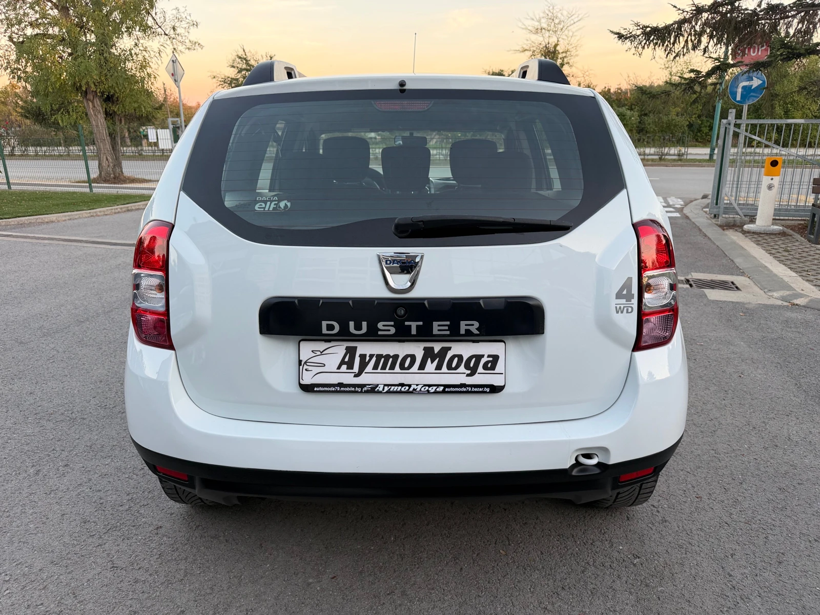Dacia Duster 1.5 DCI 4X4, снимка 5 - Автомобили и джипове - 56607809