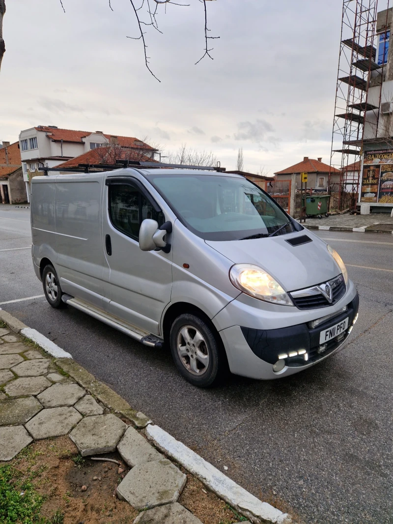 Opel Vivaro, снимка 3 - Бусове и автобуси - 53235386