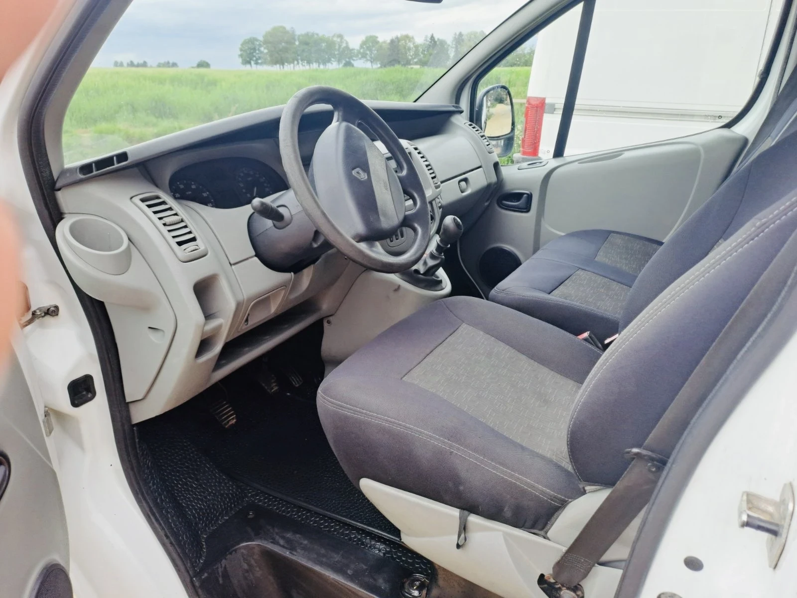 Renault Trafic 2.0DCI 8+ 1МЕСТА КЛИМАТИК, снимка 6 - Бусове и автобуси - 54430717