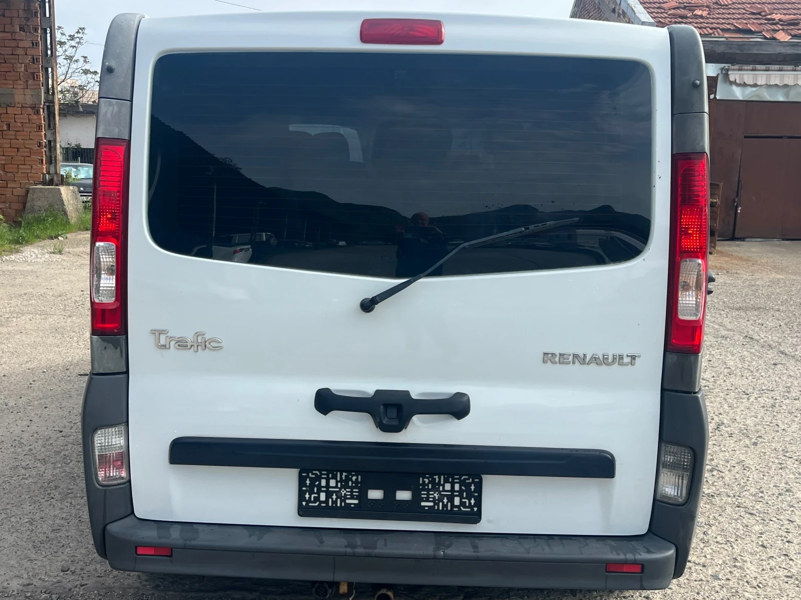 Renault Trafic 2.0DCI 8+ 1МЕСТА КЛИМАТИК, снимка 3 - Бусове и автобуси - 55129981