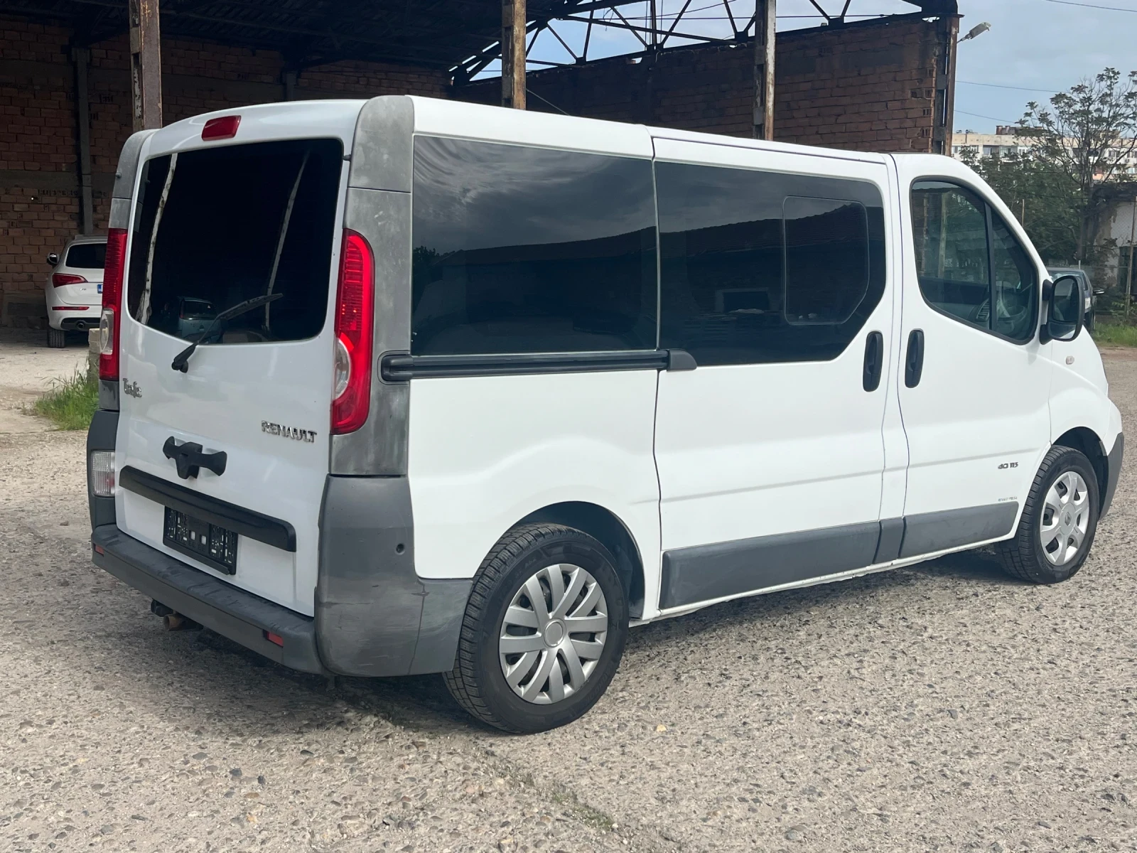 Renault Trafic 2.0DCI 8+ 1МЕСТА КЛИМАТИК, снимка 2 - Бусове и автобуси - 55129981