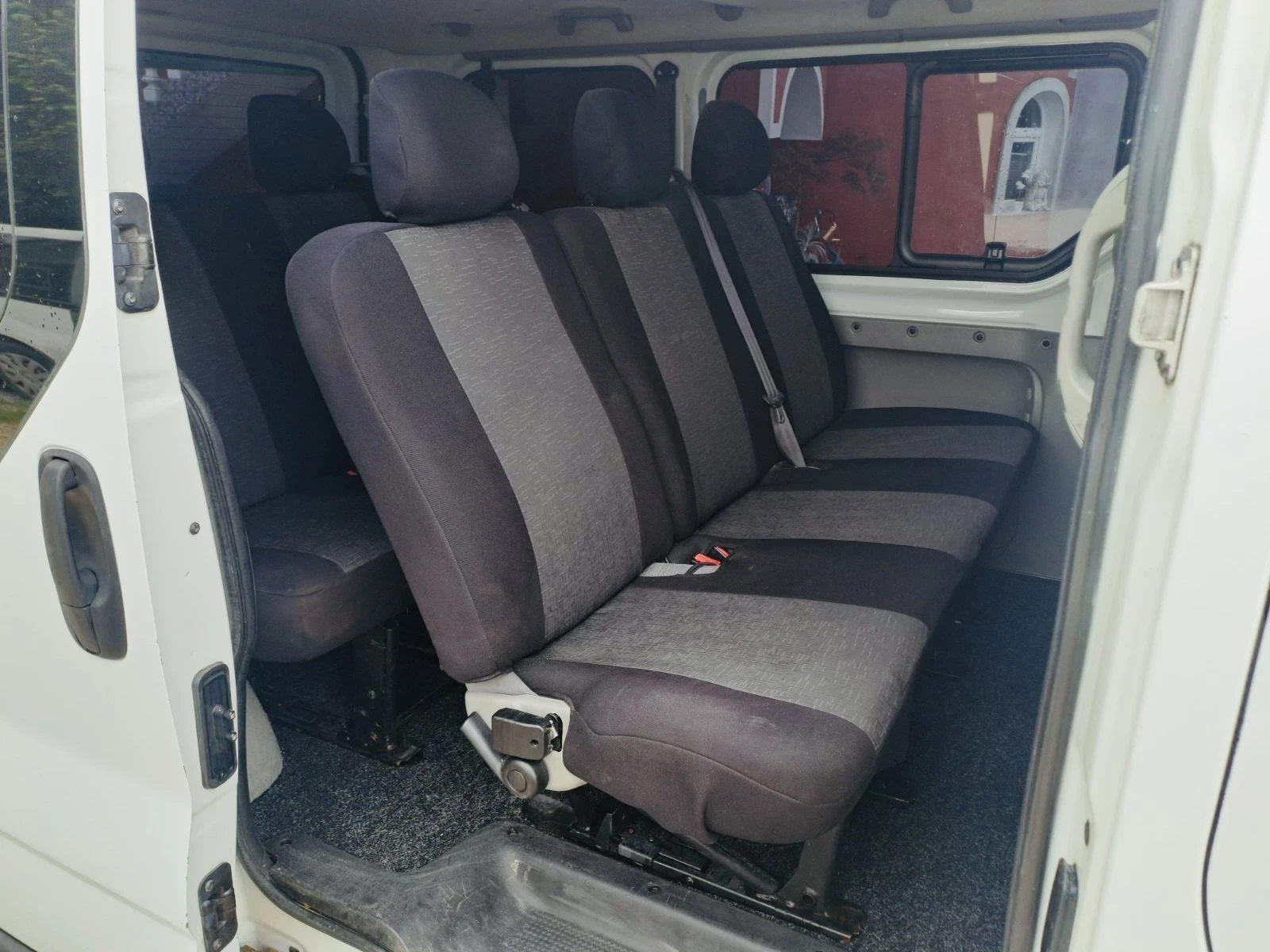 Renault Trafic 2.0DCI 8+ 1МЕСТА КЛИМАТИК, снимка 3 - Бусове и автобуси - 54430717