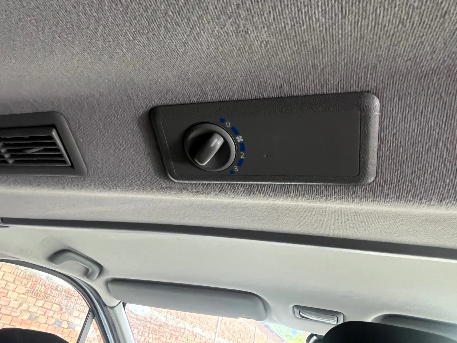Renault Trafic 2.0DCI 8+ 1МЕСТА КЛИМАТИК, снимка 17 - Бусове и автобуси - 55129981
