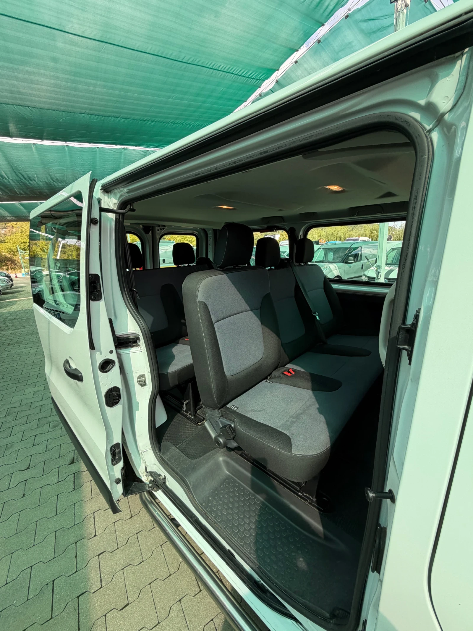 Opel Vivaro 1.6 CDTI EcoFlex 9 местен , снимка 12 - Бусове и автобуси - 56256090