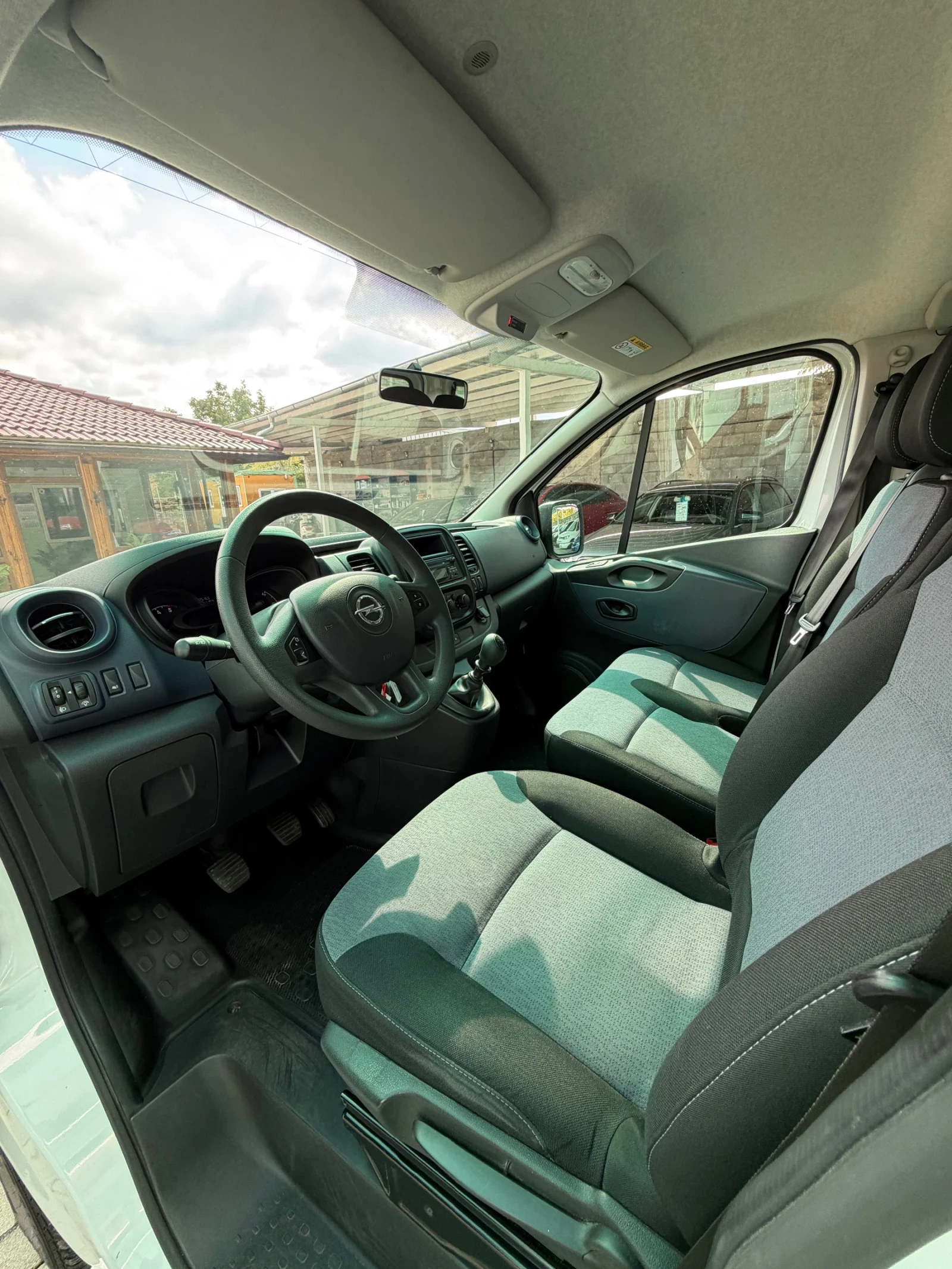 Opel Vivaro 1.6 CDTI EcoFlex 9 местен , снимка 10 - Бусове и автобуси - 56256090