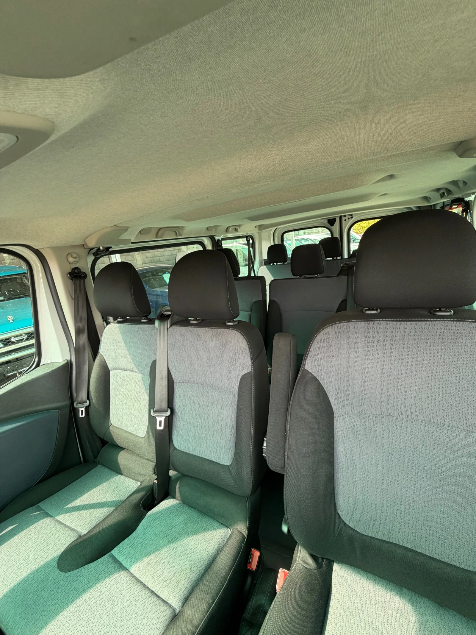 Opel Vivaro 1.6 CDTI EcoFlex 9 местен , снимка 11 - Бусове и автобуси - 56256090