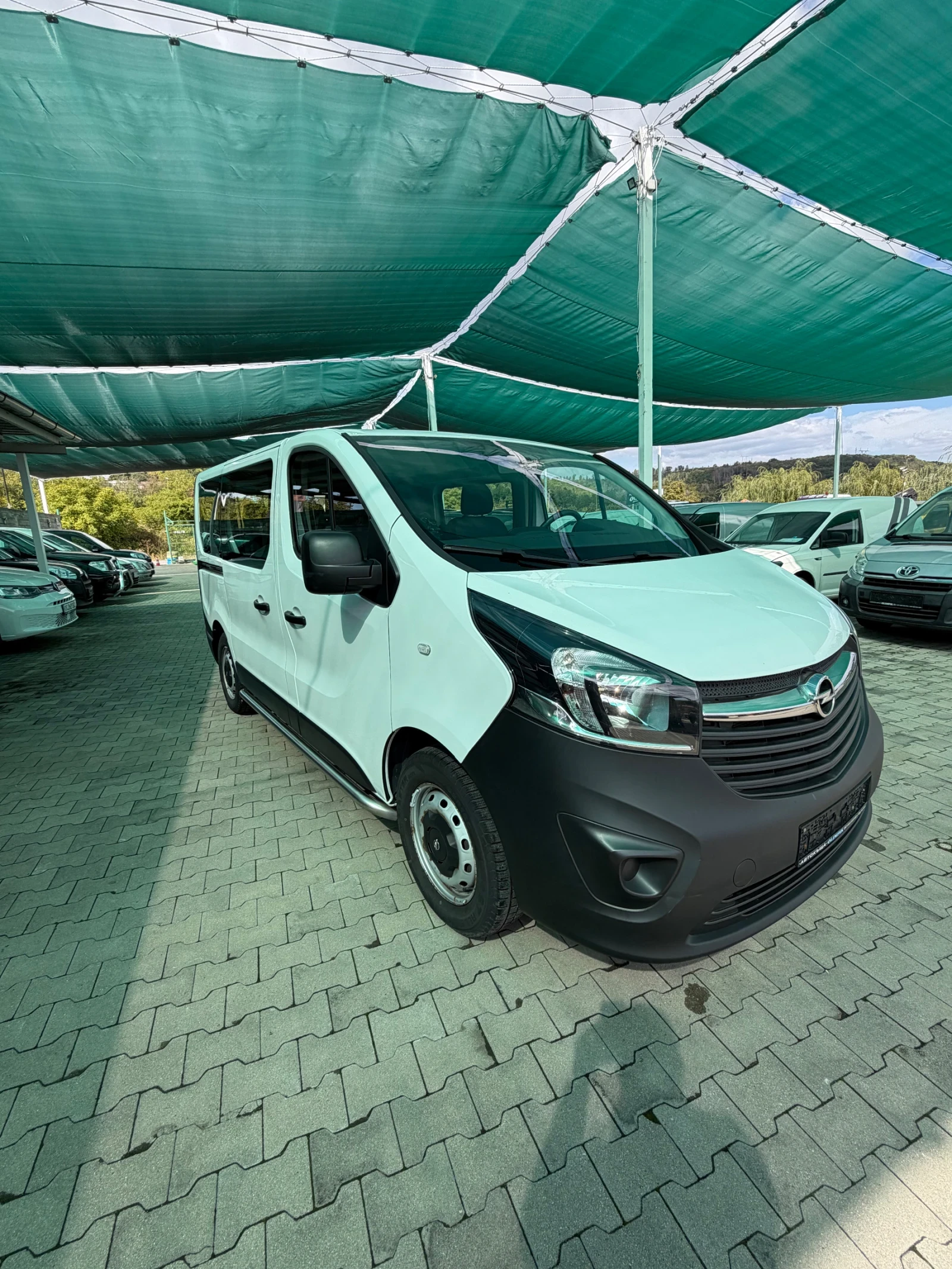 Opel Vivaro 1.6 CDTI EcoFlex 9 местен , снимка 2 - Бусове и автобуси - 56256090
