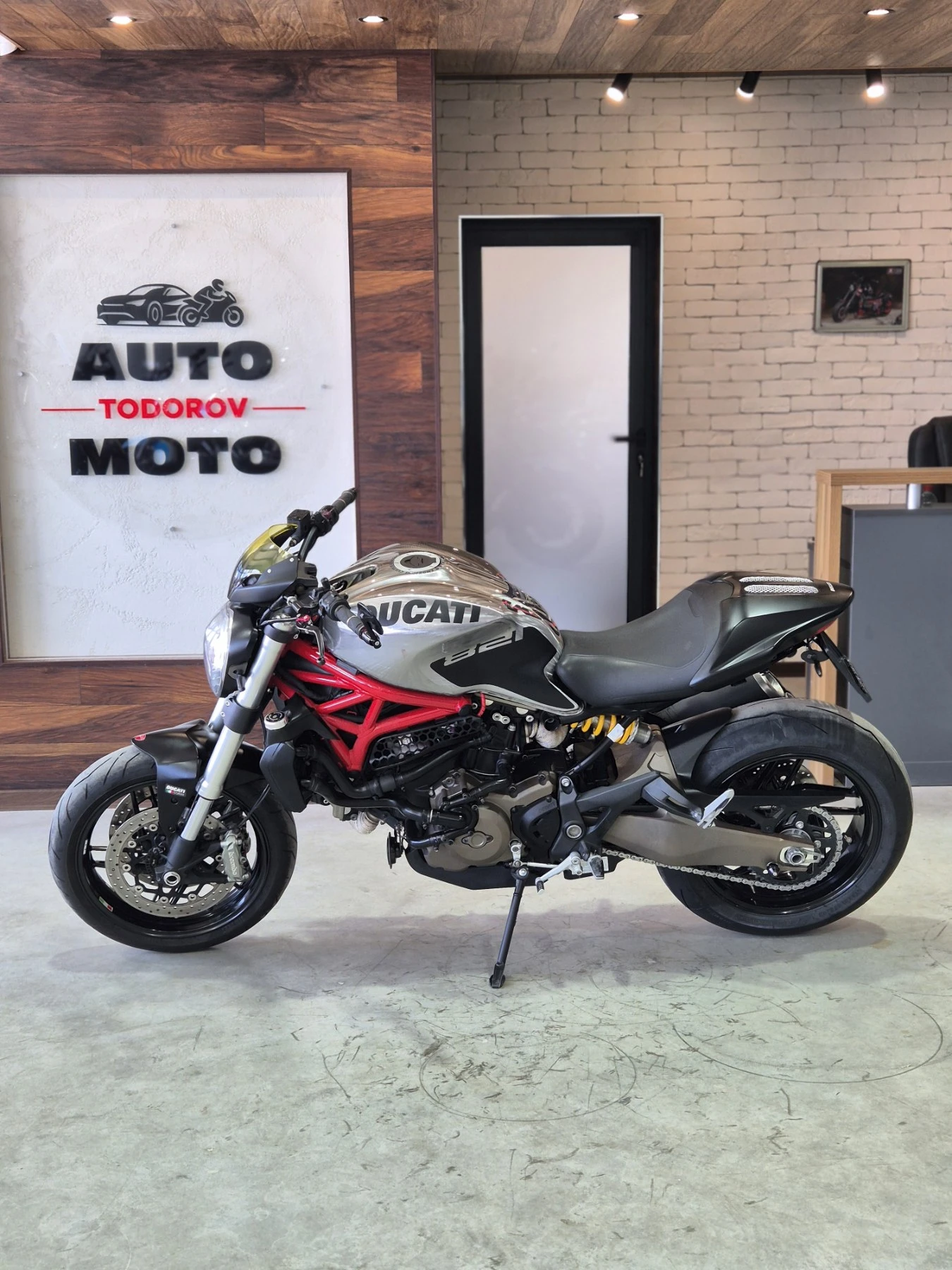 Ducati Monster 821 ABS TC Нов внос от Швейцария!!!, снимка 4 - Мотоциклети и мототехника - 55443791